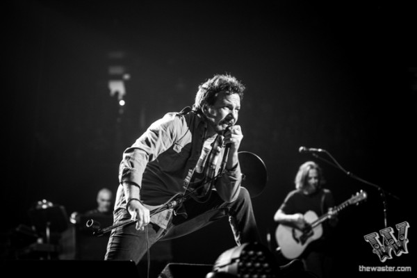 Eddie Vedder Announces Solo Tour Dates