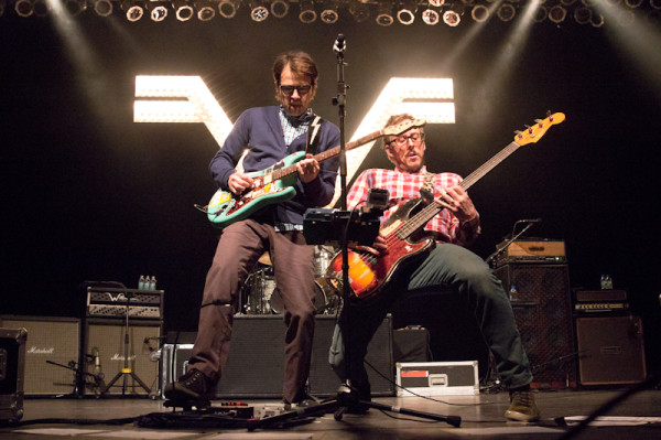 Weezer Plot ‘The Voyage to the Blue Planet Tour’