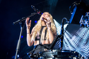 Ellie Goulding Waster-5