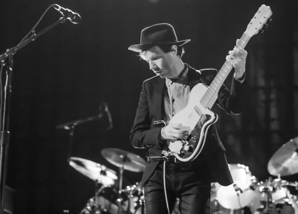 Watch Beck Perform With Spoon’s Britt Daniel at MSG