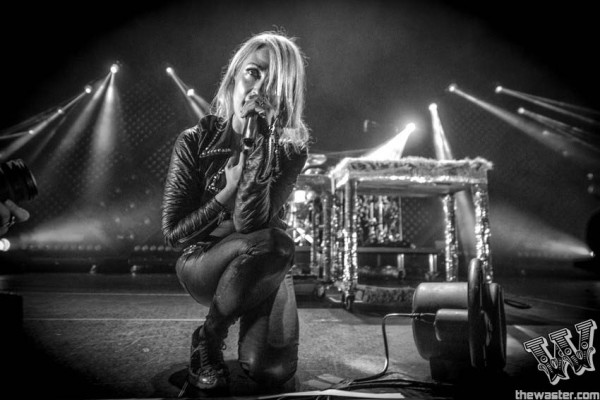 Metric 3.11.16 Hammerstein Ballroom NYC