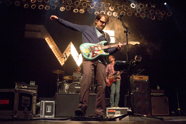 Weezer Shares New Song, “Feels Like Summer”