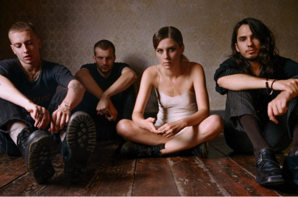 Wolf Alice Shares Video For “Don’t Delete The Kisses”