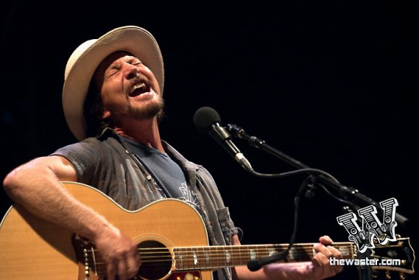 Eddie Vedder Covers Bruce Springsteen