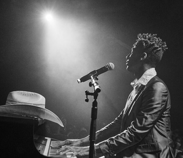 Jon Batiste Announces 2024 Tour Dates